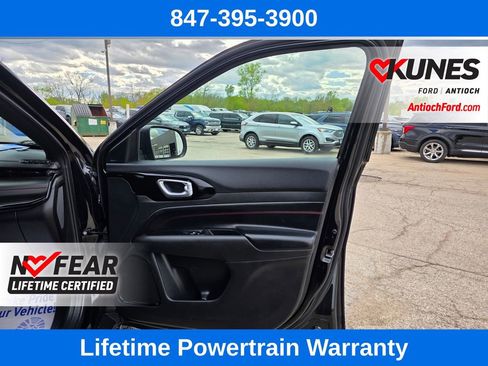 Used 2024 Jeep Compass Trailhawk AWD/4WD image 28