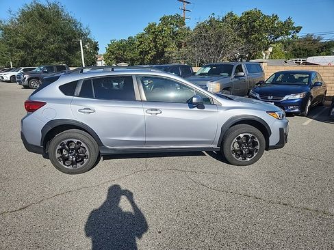 Used 2023 Subaru Crosstrek 2.0i Premium image 6