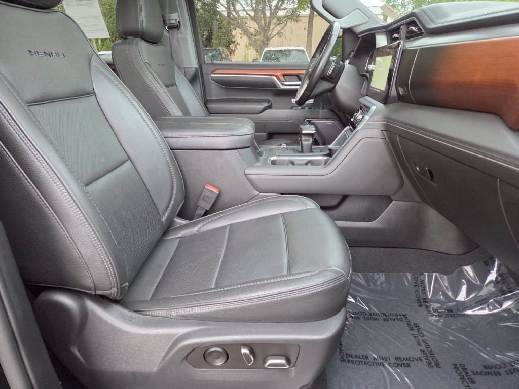 Used 2023 GMC Sierra 1500 Denali w/ Denali Carbonpro Edition AWD/4WD image 15
