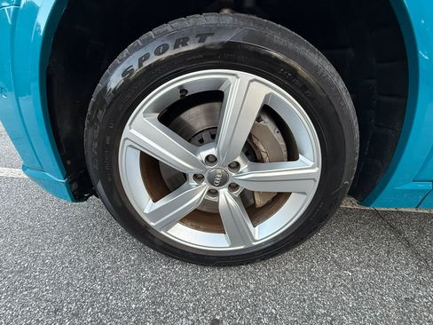 Used 2019 Audi e-tron Premium Plus image 31