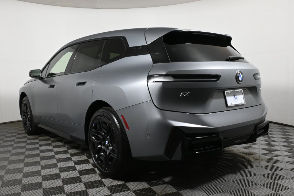Certified 2026 BMW iX xDrive45 w/ M Sport Package AWD/4WD image 4