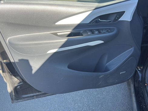Used 2020 Chevrolet Bolt Premier w/ Infotainment Package image 5