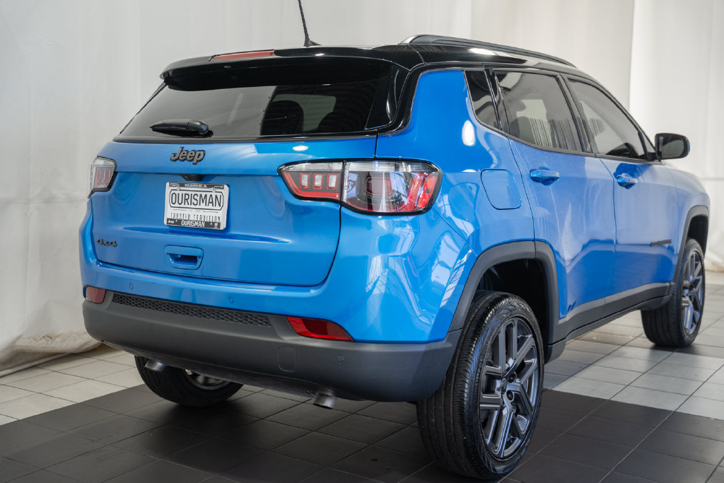 Certified 2025 Jeep Compass Limited w/ Sun & Sound Group AWD/4WD image 4