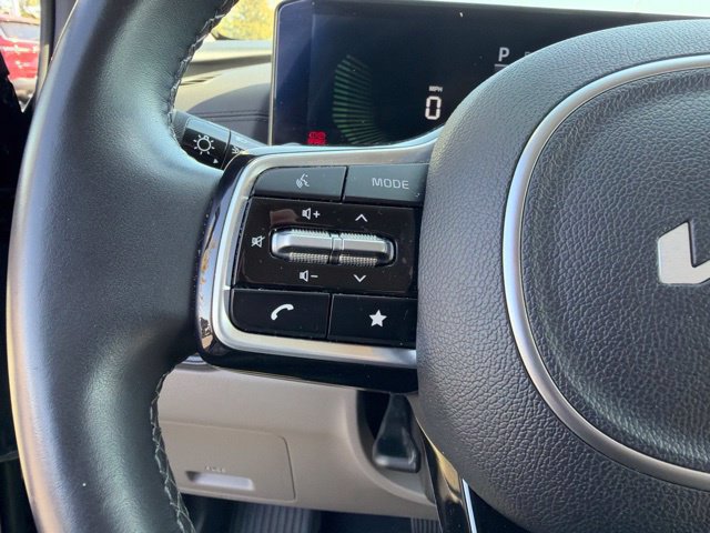 Certified 2026 Kia Carnival FWD image 15