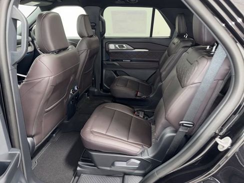 New 2026 Ford Explorer Platinum w/ LUX Leather Package image 32