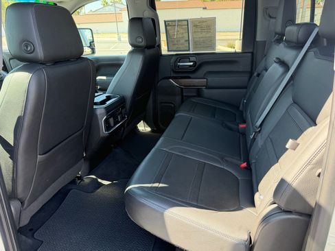 Used 2020 GMC Sierra 2500 Denali w/ Denali Ultimate Package AWD/4WD image 19