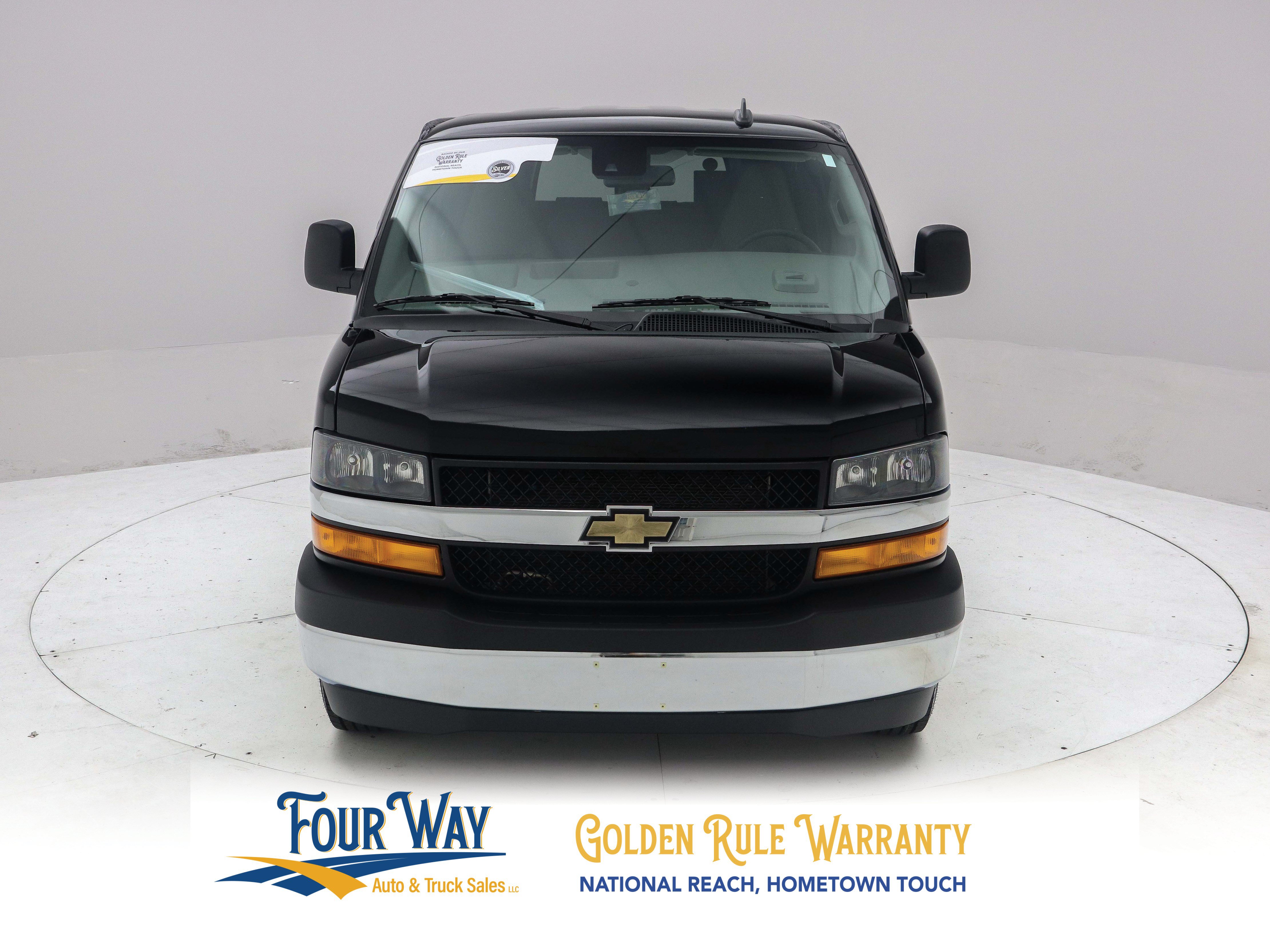 Used 2025 Chevrolet Express 3500 LT w/ LT Preferred Equipment Group RWD image 9