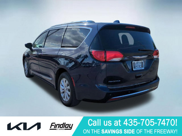 Used 2017 Chrysler Pacifica Touring-L Plus FWD image 5