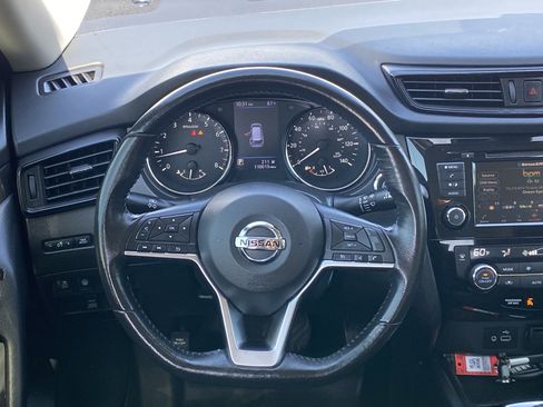 Used 2019 Nissan Rogue SV AWD/4WD image 10