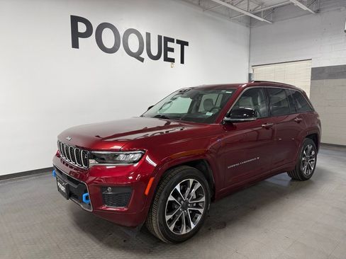 Used 2022 Jeep Grand Cherokee Overland w/ Advanced Protech Group III AWD/4WD image 2