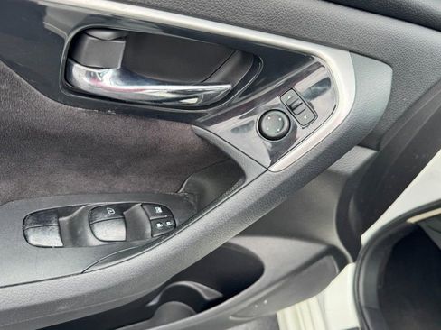 Used 2013 Nissan Altima 2.5 S FWD image 15