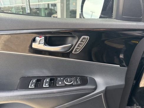 Used 2018 Kia Sorento SX image 15