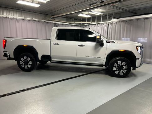 Used 2024 GMC Sierra 2500 Denali w/ Denali Reserve Package image 8