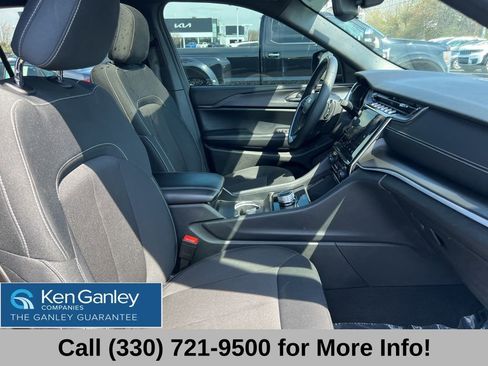 Used 2024 Jeep Grand Cherokee L Laredo AWD/4WD image 60