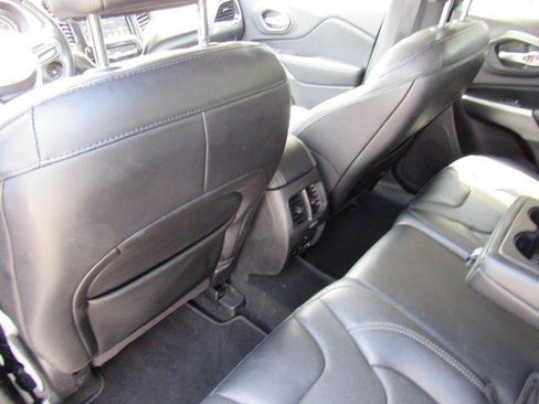 Used 2020 Jeep Cherokee Limited AWD/4WD image 18