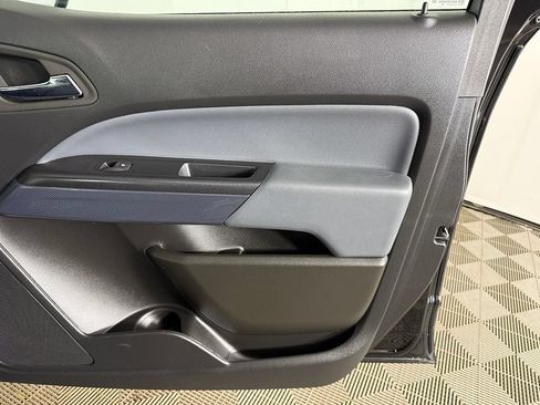 Used 2022 Chevrolet Colorado Z71 w/ Safety Package AWD/4WD image 19