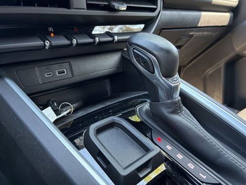 Used 2023 Chevrolet Colorado LT image 31