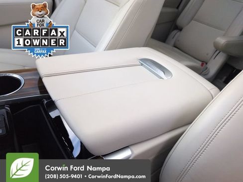 Used 2025 Cadillac Escalade ESV Sport Platinum w/ LPO, Floor Liner Package AWD/4WD image 19