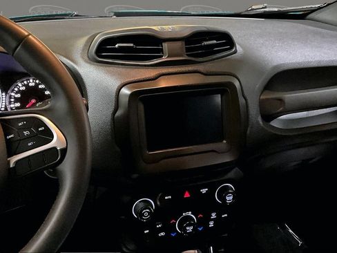 Used 2020 Jeep Renegade Latitude AWD/4WD image 26