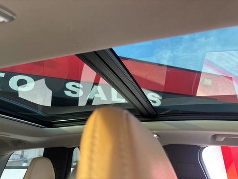 Used 2016 Volvo XC90 T6 Momentum image 15