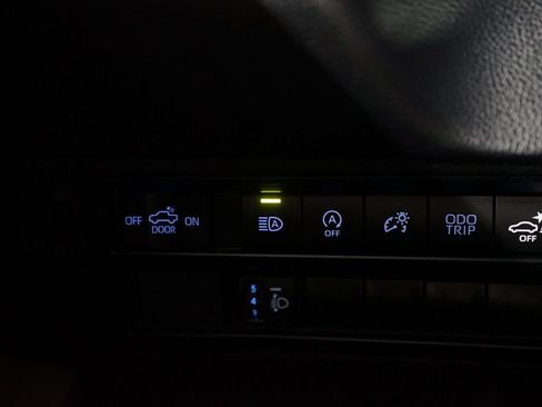 Used 2023 Toyota Tundra SR5 w/ SR5 Convenience Package RWD image 25