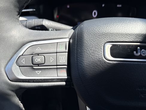 Used 2023 Jeep Compass Limited w/ Elite Group AWD/4WD image 18