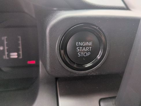 Used 2025 Toyota Tacoma SR5 AWD/4WD image 22