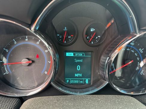 Used 2015 Chevrolet Cruze LT image 13