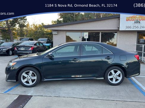 Used 2014 Toyota Camry L image 3