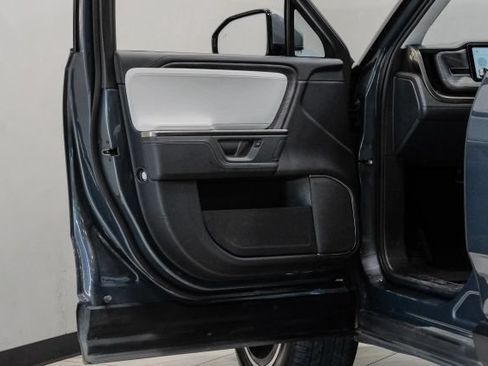 Used 2025 Rivian R1S Adventure AWD/4WD image 44