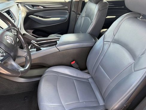 Used 2018 Buick Enclave Premium FWD image 10