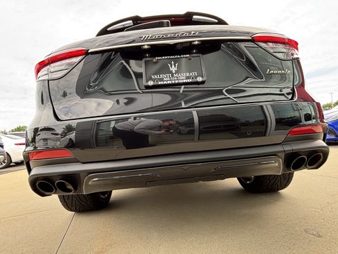 Used 2023 Maserati Levante Modena AWD/4WD image 7