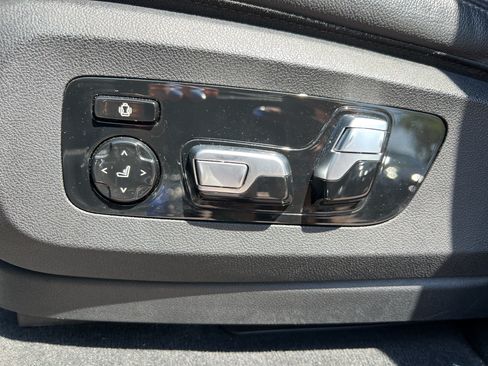 Used 2021 BMW X5 xDrive40i w/ Executive Package AWD/4WD image 39