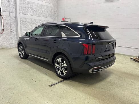 Used 2024 Kia Sorento EX AWD/4WD image 6