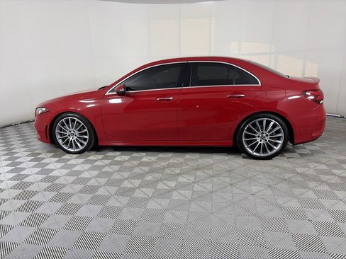 Used 2019 Mercedes-Benz A 220 4MATIC image 4