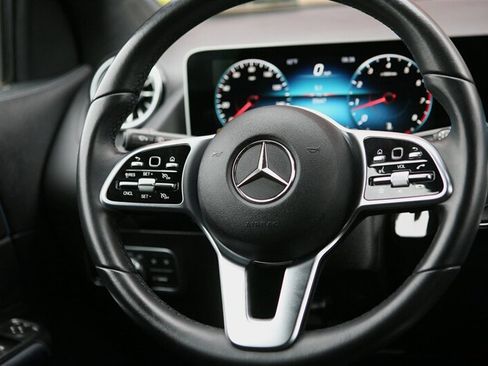 Used 2021 Mercedes-Benz GLA 250 4MATIC w/ Premium Package image 19