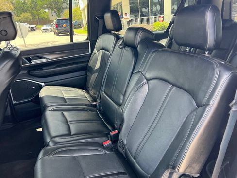 Used 2024 Jeep Wagoneer L Series II w/ Flexible Seating Group AWD/4WD image 21