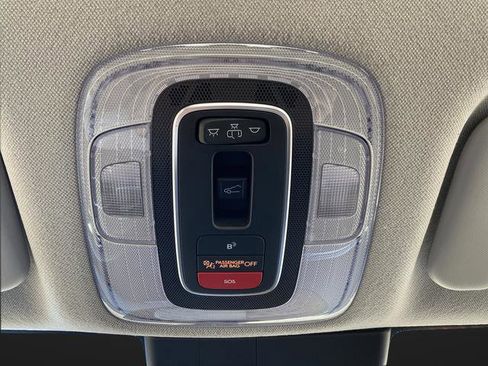 Used 2024 Hyundai Elantra Limited image 25