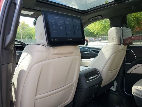 Used 2021 Cadillac Escalade Sport w/ Driver Assist Tech Package image 31