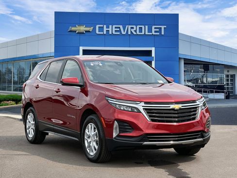 Certified 2024 Chevrolet Equinox LT w/ LPO, Floor Liner Package FWD image 6