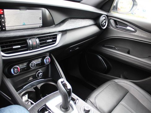 Used 2022 Alfa Romeo Stelvio Sprint image 20