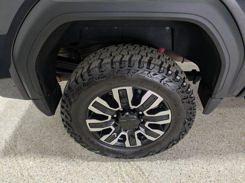 Used 2024 GMC Sierra 2500 Denali Ultimate AWD/4WD image 14