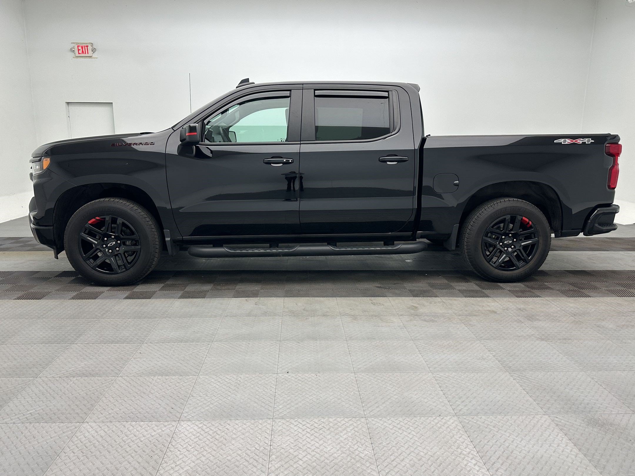 Certified 2024 Chevrolet Silverado 1500 RST w/ Redline Edition AWD/4WD image 2
