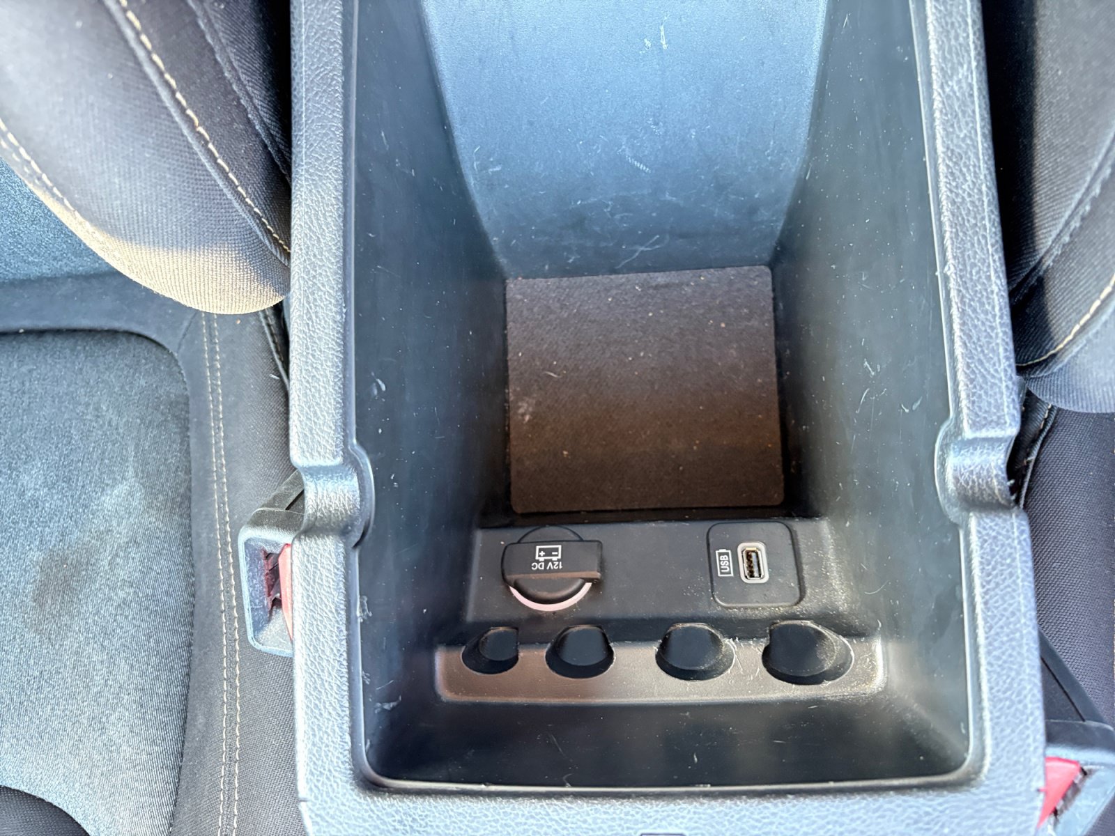 Used 2018 Jeep Cherokee Latitude w/ Altitude Package FWD image 20