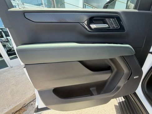 New 2026 GMC Yukon AT4 w/ AT4 Premium Package AWD/4WD image 4