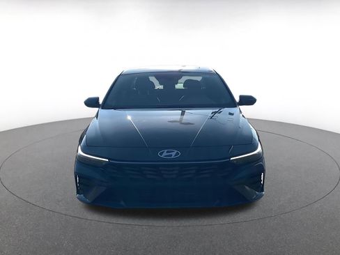 Used 2025 Hyundai Elantra SEL image 4