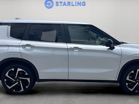 Used 2024 Mitsubishi Outlander SE FWD image 5