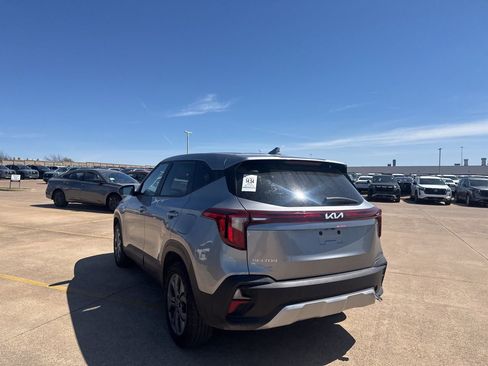 Used 2026 Kia Seltos LX image 15