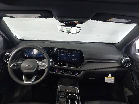New 2026 Chevrolet Equinox LT w/ Convenience Package II FWD image 5