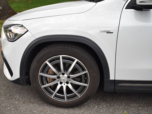 Used 2021 Mercedes-Benz GLA 35 AMG 4MATIC w/ Premium Package image 34